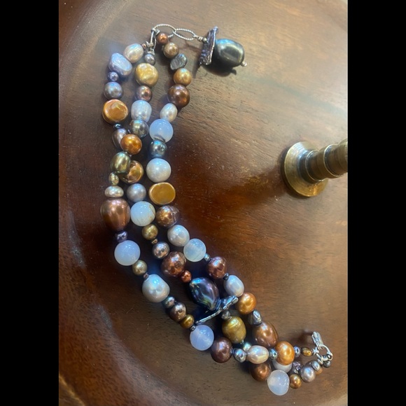 Pearl Artisan hand crafted triple strand genuine pearl bracelet - Picture 3 of 5